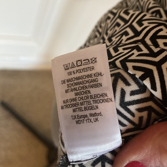 Adrienne Vittadini Shift Geometric Print Dress Size 6 - Picture 6 of 7